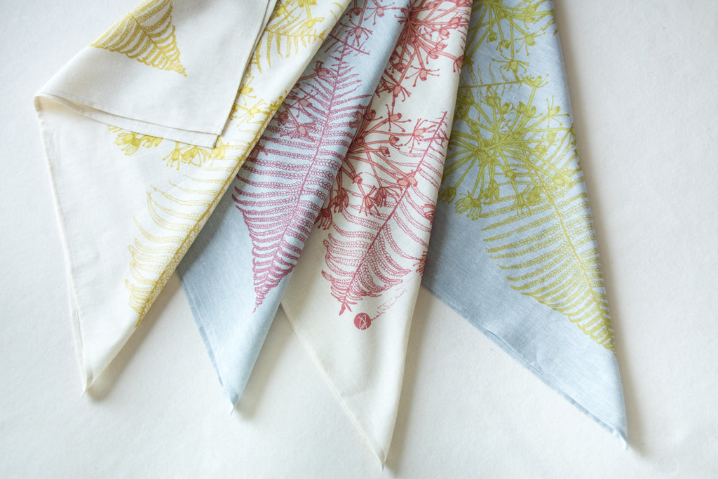 Bandana bleu et rose , plantes indigènes